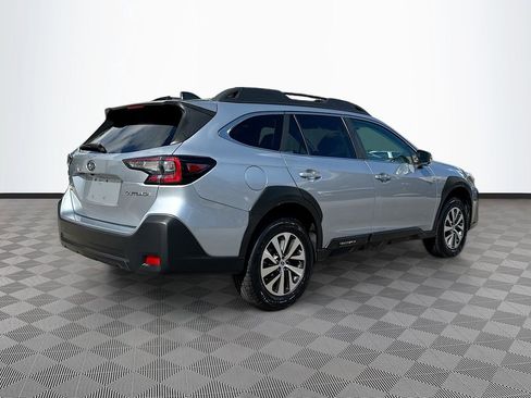 Used 2024 Subaru Outback Premium image 6