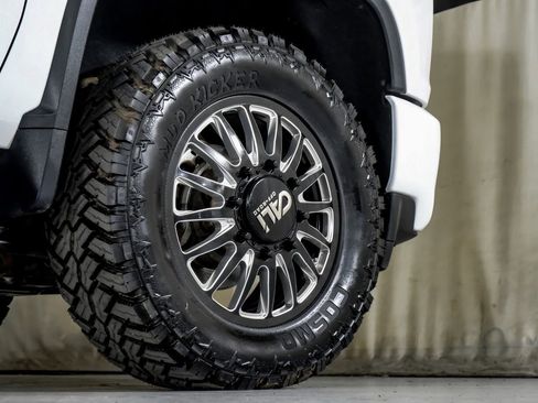 Used 2022 Chevrolet Silverado 3500 LTZ w/ LTZ Convenience Package image 80