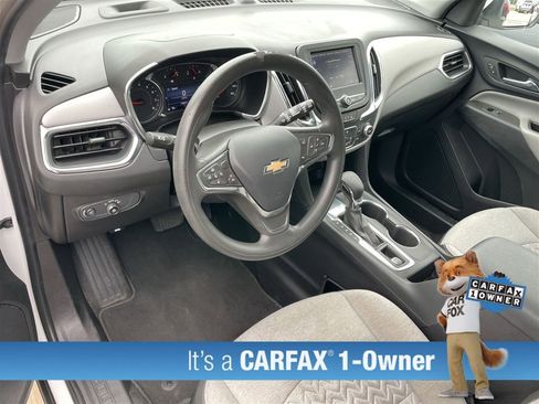 Used 2023 Chevrolet Equinox LT image 2