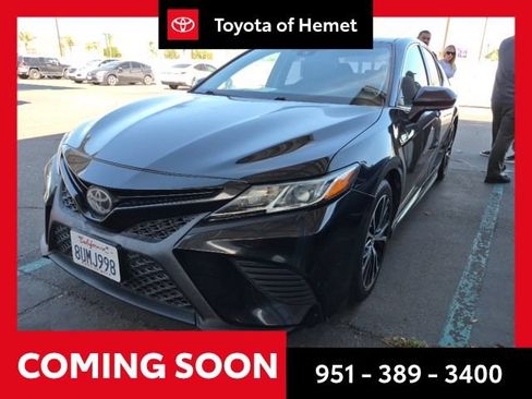 Used 2019 Toyota Camry SE FWD image 1