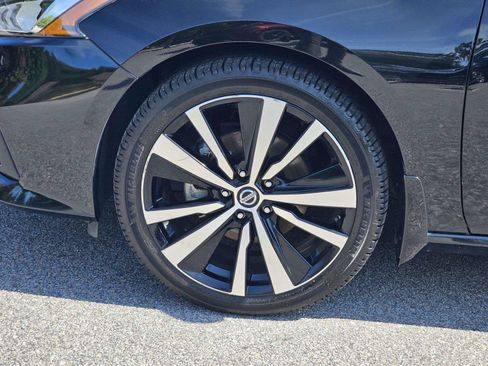 Used 2022 Nissan Altima 2.5 SR FWD image 14