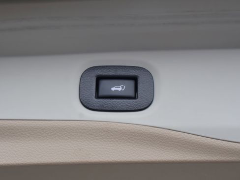 Used 2020 Nissan Rogue SV image 22