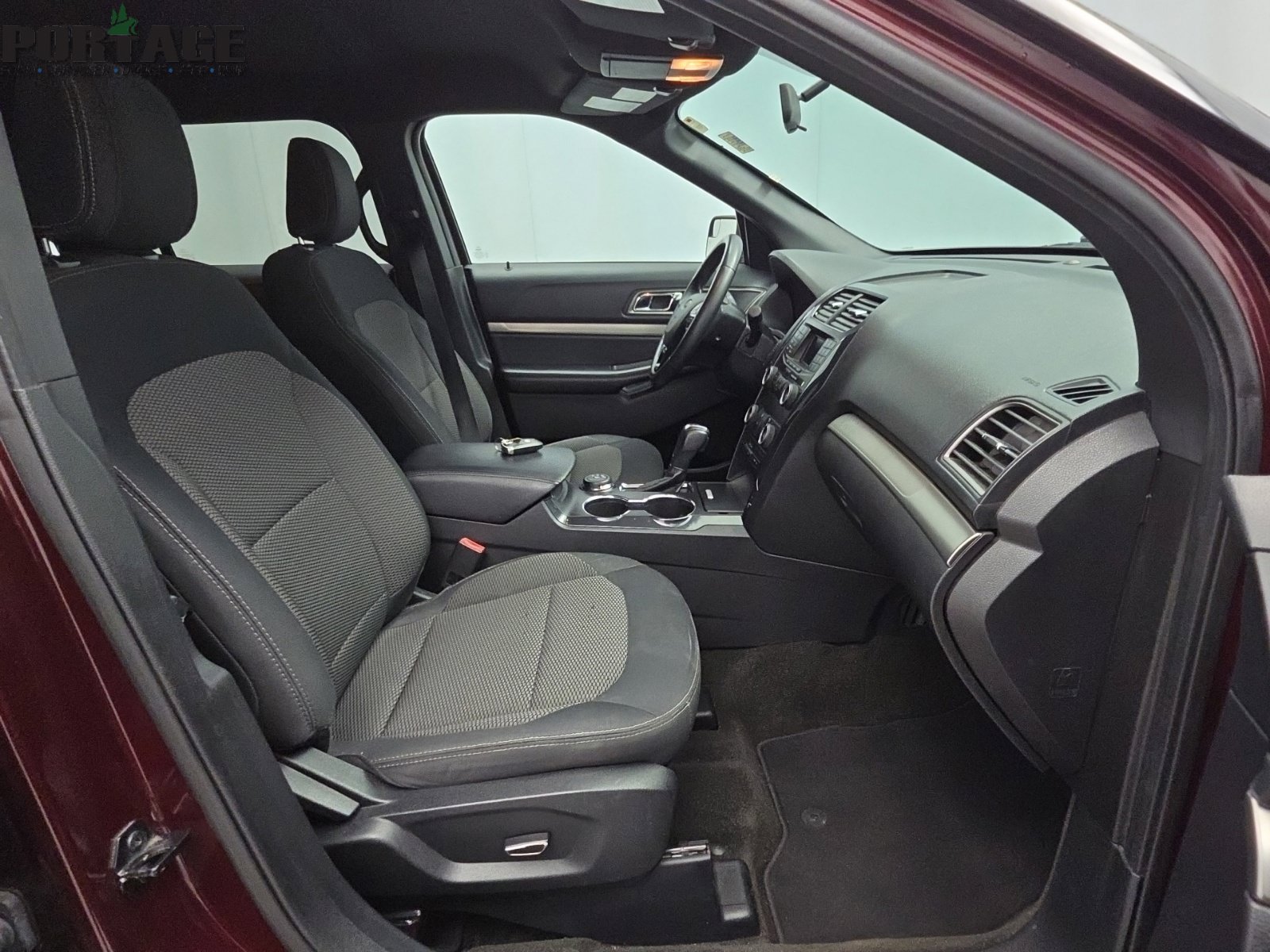 Used 2018 Ford Explorer XLT AWD/4WD image 41