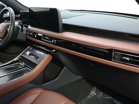 New 2026 Lincoln Aviator Reserve w/ Jet Appearance Package AWD/4WD image 15