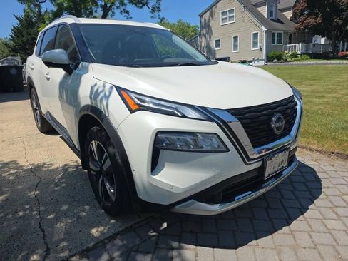 Used 2023 Nissan Rogue Platinum AWD/4WD image 2