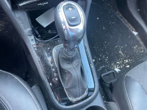 Used 2021 Buick Encore Preferred AWD/4WD image 24
