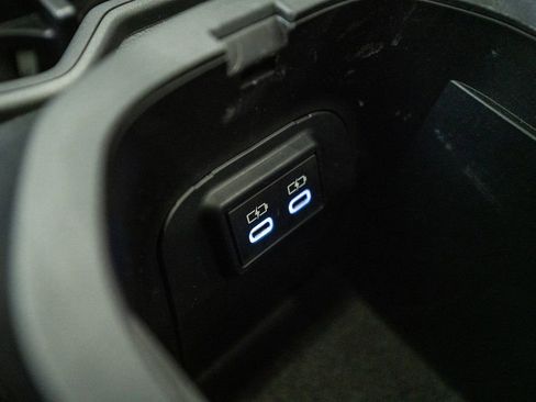 Certified 2022 Toyota RAV4 XLE Premium image 33