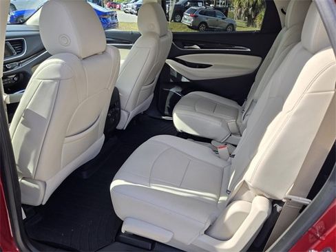 Used 2023 Buick Enclave Essence image 9