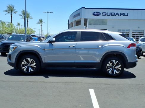 Used 2024 Volkswagen Atlas Cross Sport SE AWD/4WD image 4