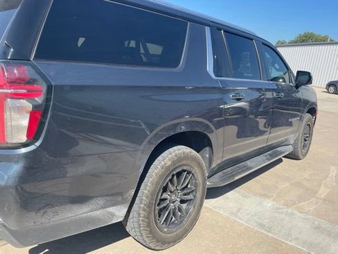 Used 2021 Chevrolet Suburban Premier w/ Premium Package AWD/4WD image 8