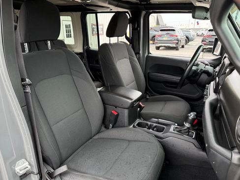 Used 2019 Jeep Wrangler Unlimited Sport S AWD/4WD image 26