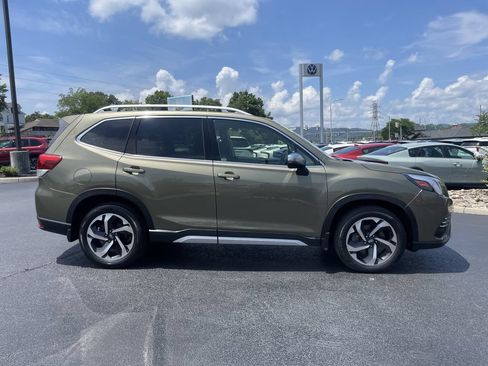 Certified 2022 Subaru Forester Touring AWD/4WD image 4
