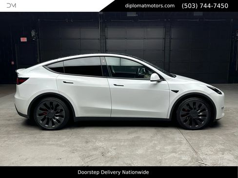 Used 2022 Tesla Model Y Performance image 7