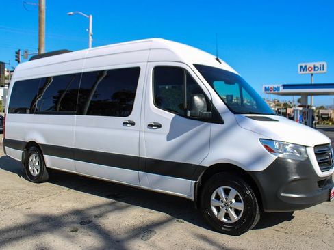 Used 2019 Mercedes-Benz Sprinter 2500 image 8