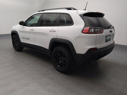 Used 2022 Jeep Cherokee Latitude AWD/4WD image 3