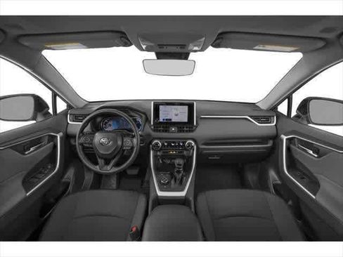 Used 2024 Toyota RAV4 XLE AWD/4WD image 5