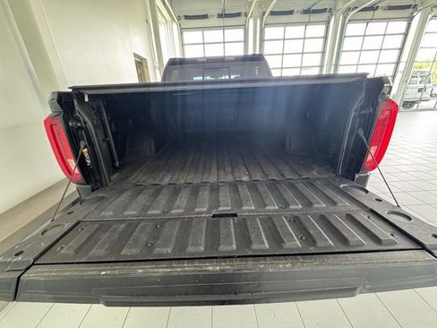 Used 2022 GMC Sierra 1500 AT4 w/ AT4 Premium Package AWD/4WD image 33
