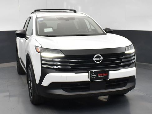 New 2026 Nissan Kicks SV w/ SV Premium Package image 2