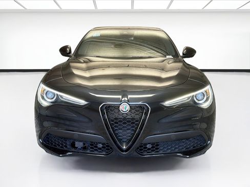 Used 2023 Alfa Romeo Stelvio Sprint RWD image 2