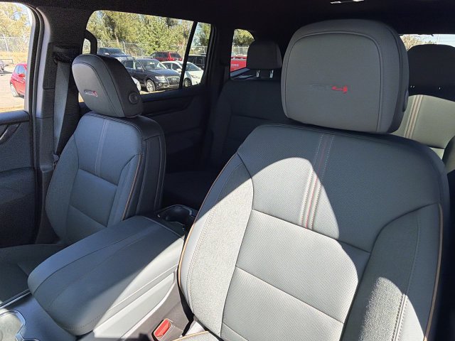 Used 2026 GMC Acadia AT4 w/ LPO, All-Weather Package AWD/4WD image 20