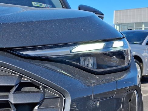 Used 2025 Audi Q5 Premium w/ Convenience Package image 9