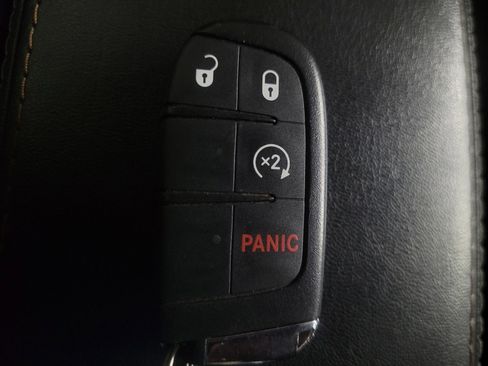 Used 2019 Jeep Compass Latitude w/ Cold Weather Group AWD/4WD image 32