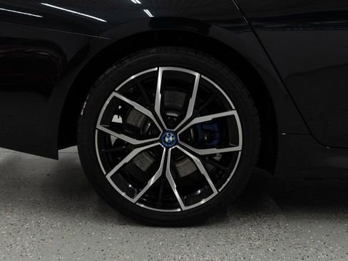 Used 2023 BMW 530e xDrive w/ Executive Package image 43
