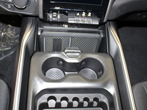 New 2026 RAM 1500 4x4 Crew Cab image 21