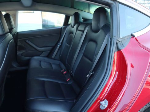 Used 2018 Tesla Model 3 Long Range image 4