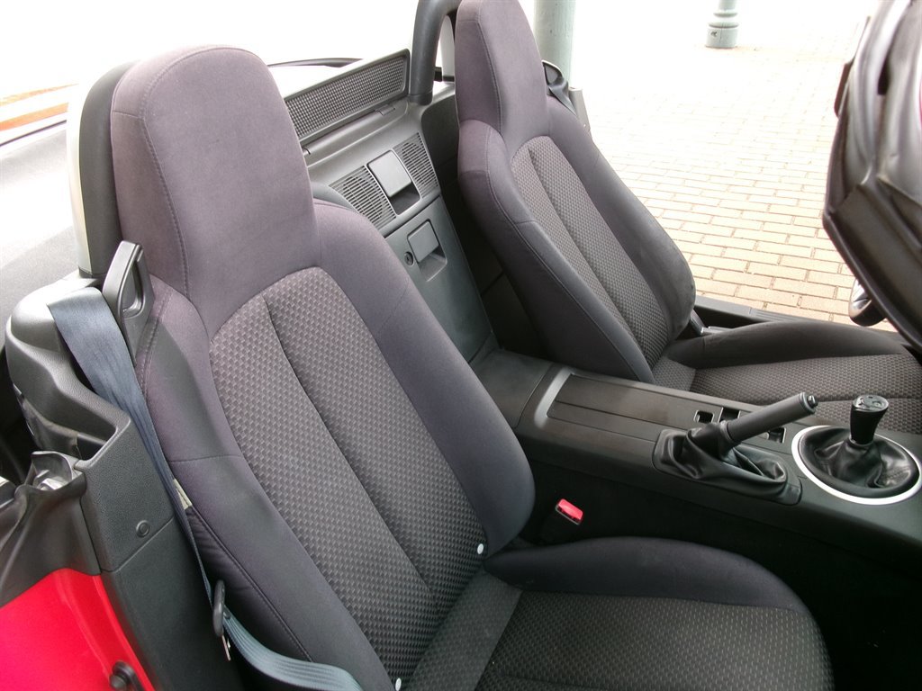 Used 2006 MAZDA MX-5 Miata Sport RWD image 16