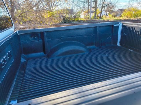 Used 2005 Nissan Frontier XE w/ (U01) Preferred Pkg image 5