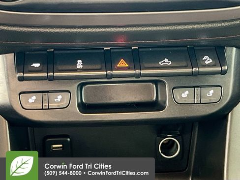 Used 2015 GMC Canyon SLE AWD/4WD image 22