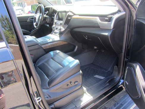 Used 2019 GMC Yukon Denali Ultimate w/ Denali Ultimate Package AWD/4WD image 21