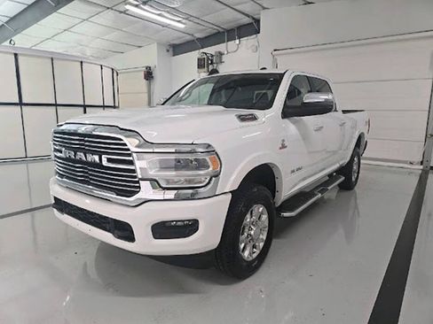 Used 2022 RAM 2500 Laramie AWD/4WD image 1