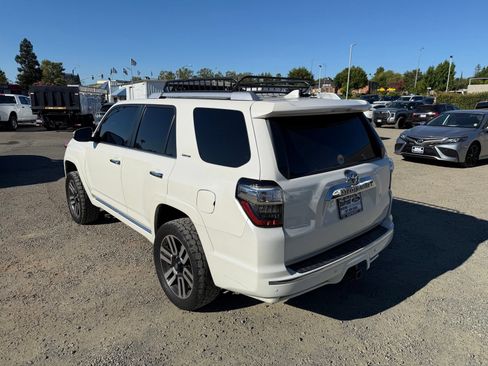 Used 2018 Toyota 4Runner Limited AWD/4WD image 3