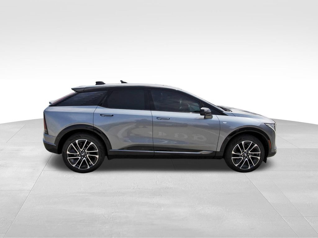 Certified 2025 Cadillac Optiq Sport 2 AWD/4WD image 5