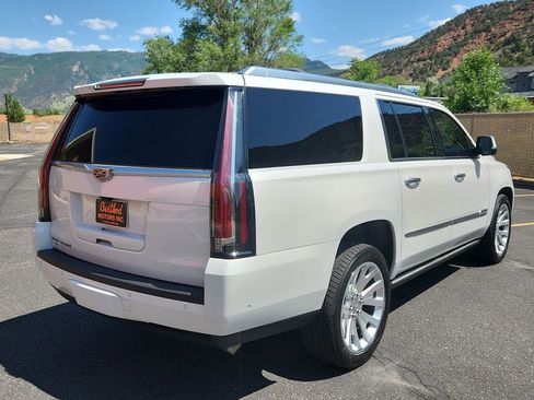Used 2019 Cadillac Escalade ESV Platinum image 3