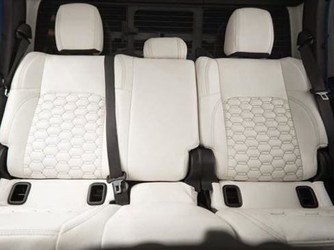 Used 2021 Jeep Gladiator Sport image 16