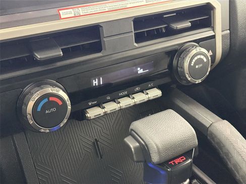 Certified 2025 Toyota Tacoma TRD Off-Road image 24