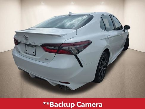 Used 2024 Toyota Camry SE image 4
