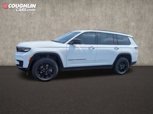 Used 2025 Jeep Grand Cherokee L Altitude AWD/4WD image 4
