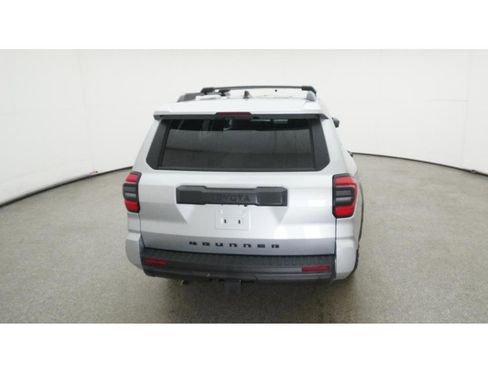 New 2025 Toyota 4Runner SR5 image 7