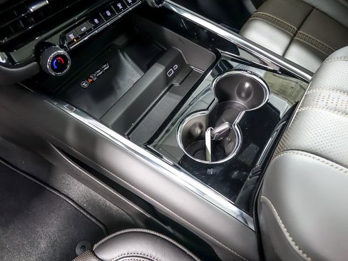 New 2025 Chevrolet Tahoe High Country image 25