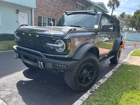 Used 2024 Ford Bronco Wildtrak image 3