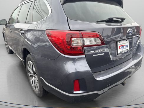 Used 2017 Subaru Outback 3.6R Limited image 7