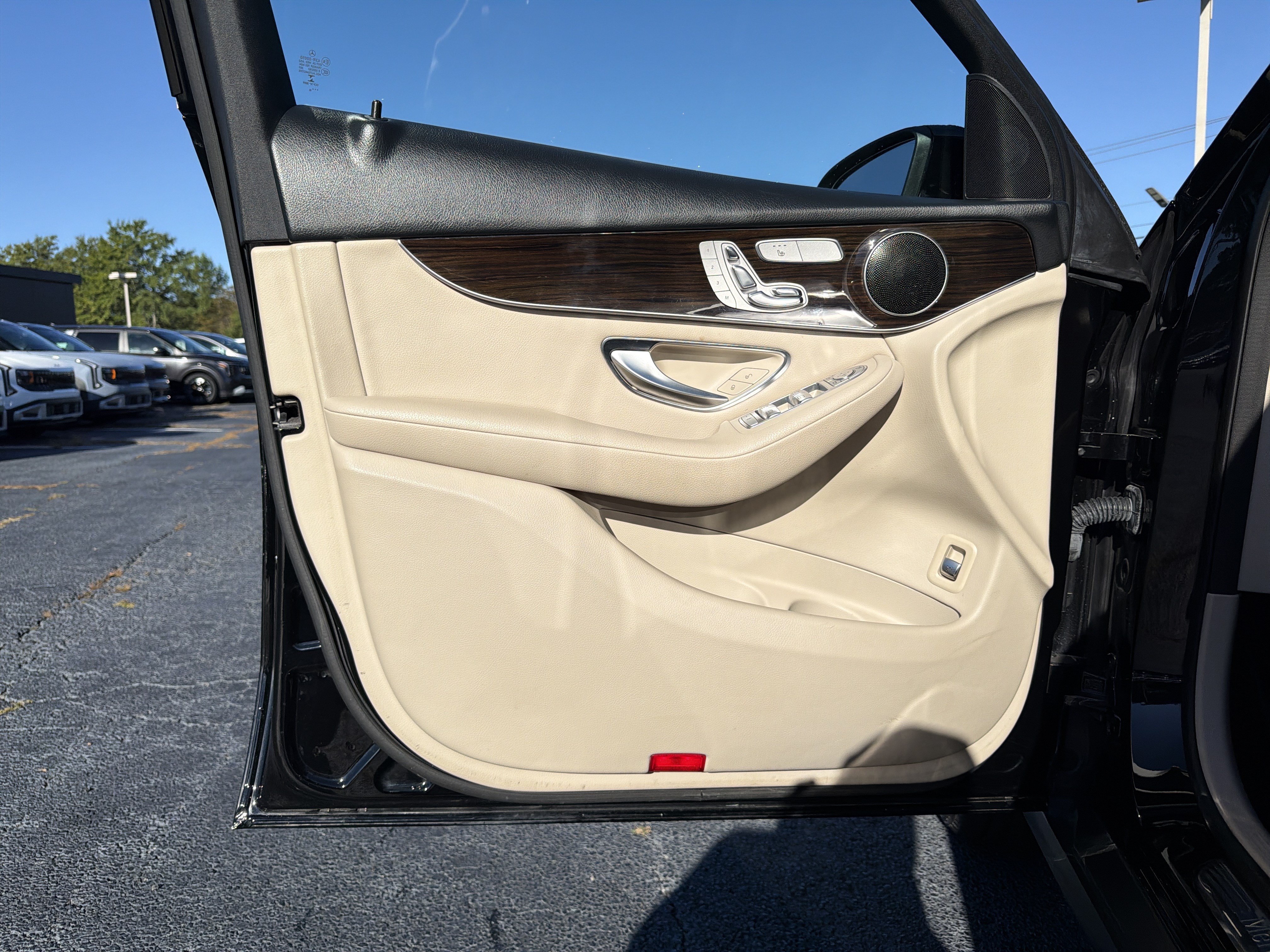 Used 2018 Mercedes-Benz GLC 300 image 11