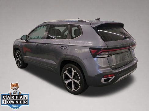 Used 2025 Volkswagen Taos SEL AWD/4WD image 6