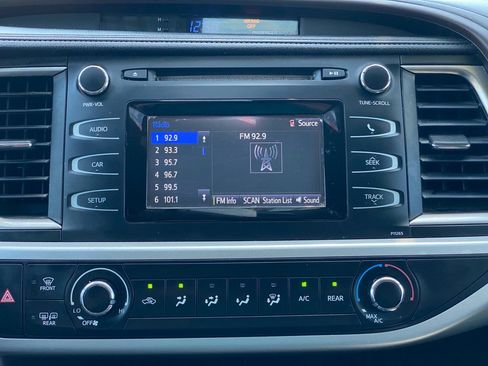 Used 2016 Toyota Highlander LE image 20