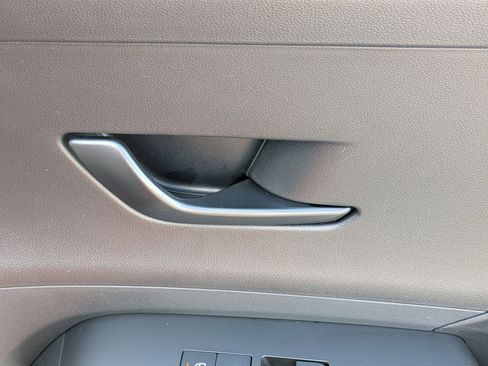 Used 2025 Hyundai Kona SEL FWD image 33