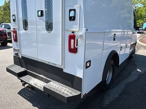 Used 2018 Mercedes-Benz Sprinter 3500 image 38